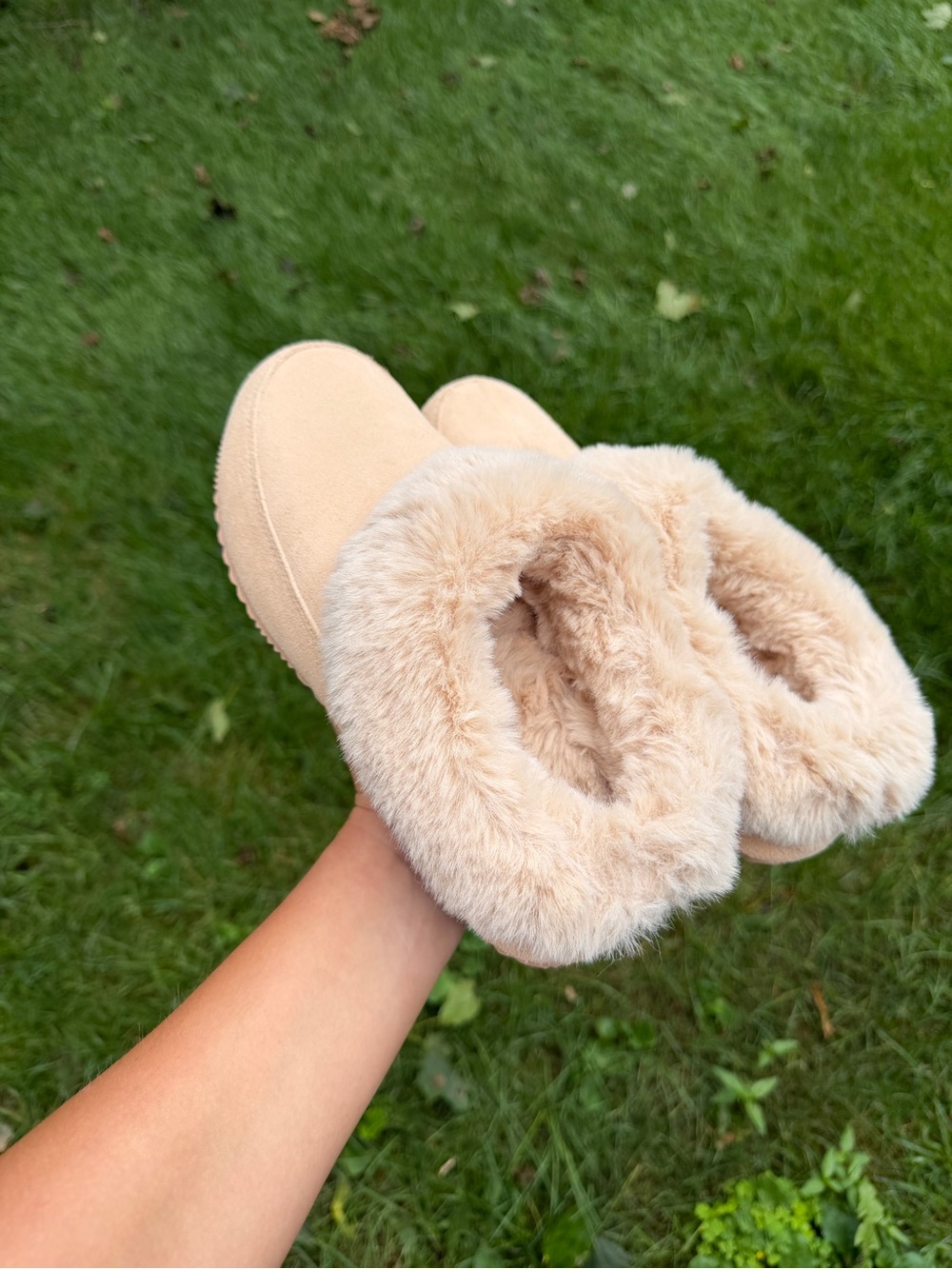 Sorel Women's Plush-Lined Slip-On Slippers - Beige